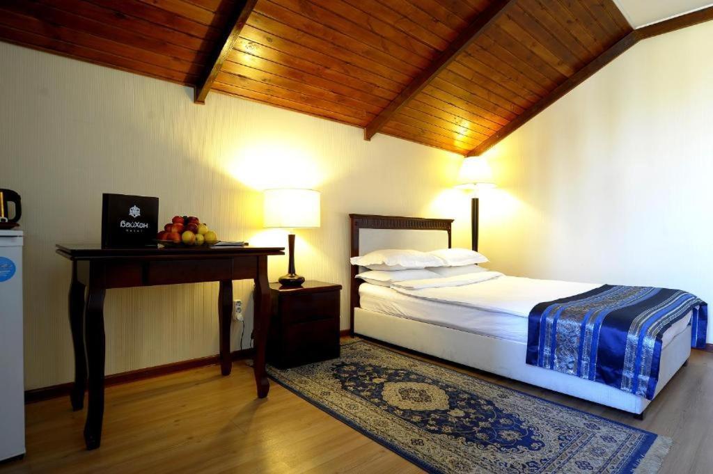 Tian-Shan Hotel Bishkek Esterno foto