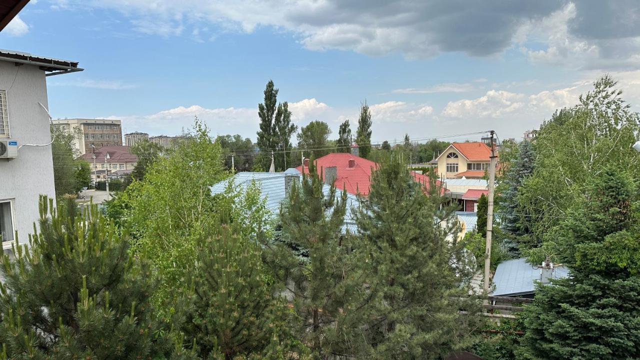 Tian-Shan Hotel Bishkek Esterno foto