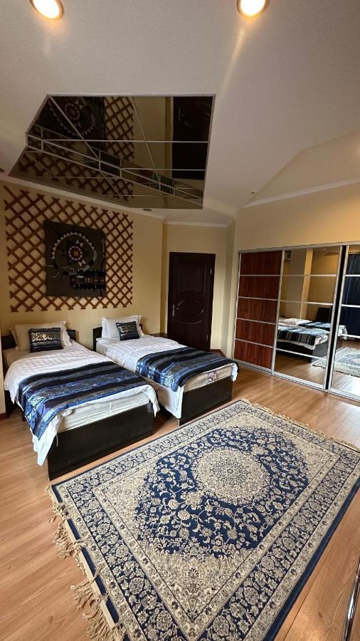 Tian-Shan Hotel Bishkek Esterno foto