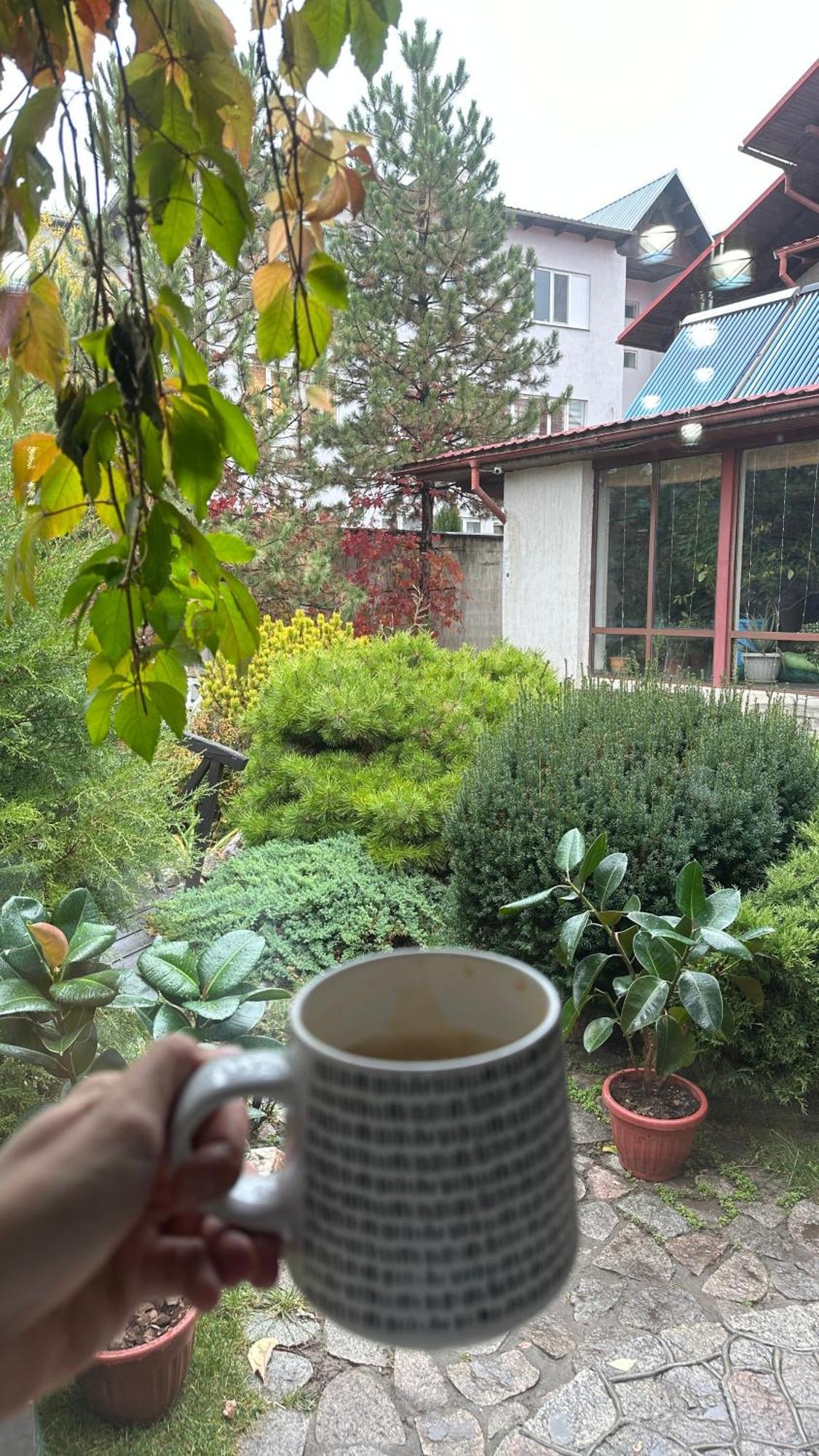 Tian-Shan Hotel Bishkek Esterno foto