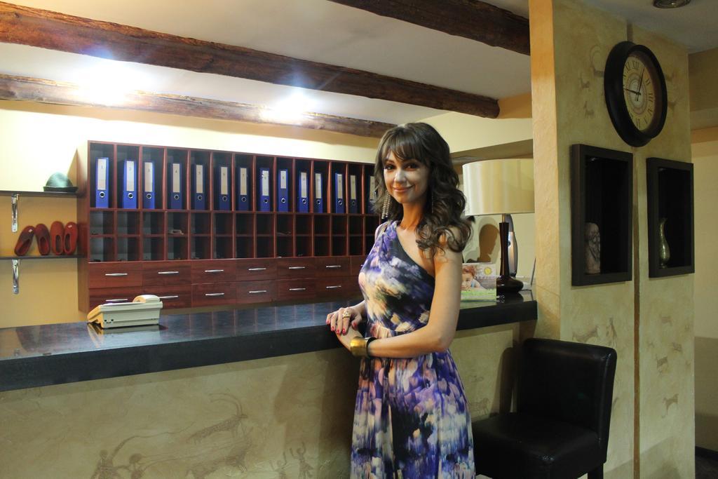 Tian-Shan Hotel Bishkek Esterno foto