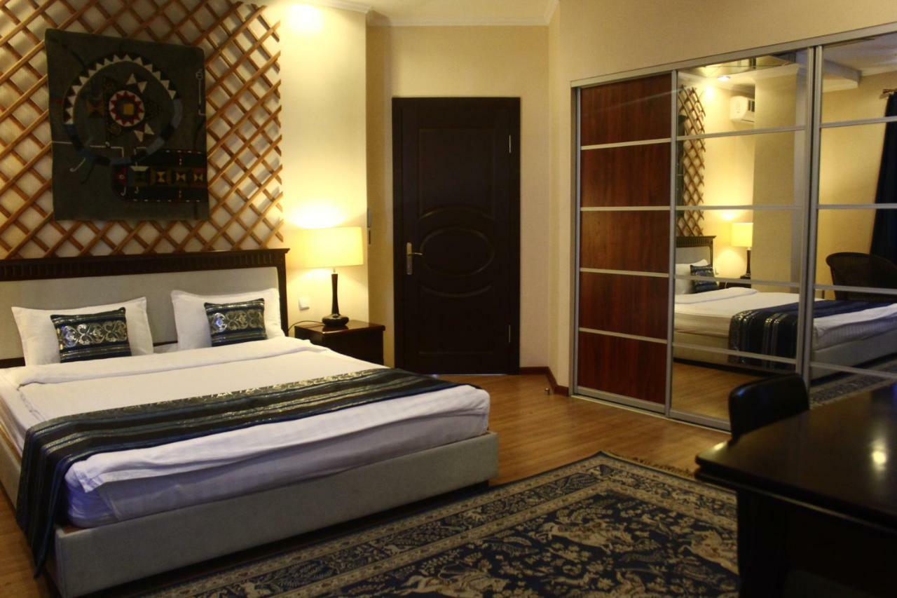 Tian-Shan Hotel Bishkek Esterno foto